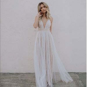 Chelsea Boutique Beautiful cream maxi dress